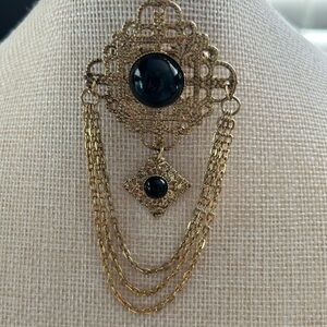 Vintage Style Filigree Chain Drape Brooch – Black Cabochon (Statement Piece)